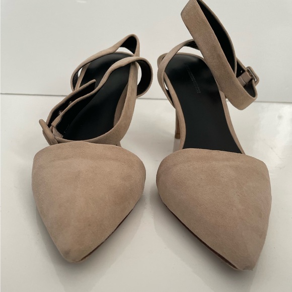 Alexander Wang suede heel shoe with ankle strap. - Picture 3 of 4